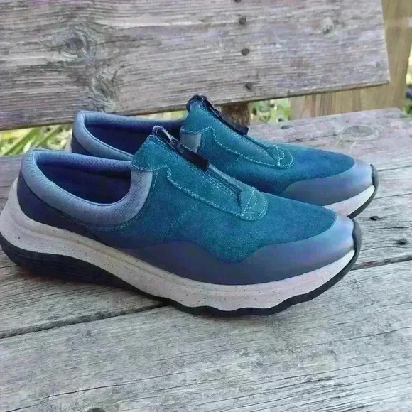 Clarks Shoes - Clarks slip on sneaker- suede good condition